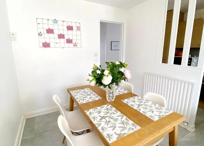 Apartmán Le Cosy Avec Piscine, Balcon Et Parking